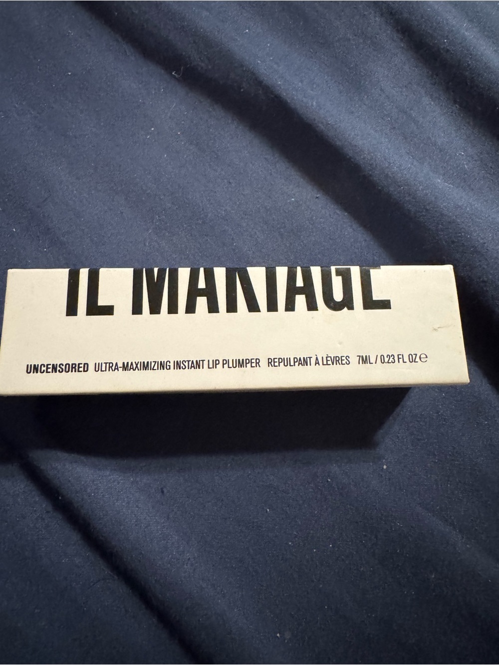 IL MAKIAGE Uncensored Lip Plumper Color Lights On - White and Black Packaging